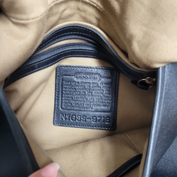 Coach 9718 Vintage Legacy Leather Flap Saddle Shoulder Bag. - Picture 12 of 15